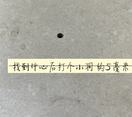 类乌齐瓷砖空鼓维修公司专业解答在瓷砖铺贴过程中，如果砂料搅拌不均匀，将会带来以下问题